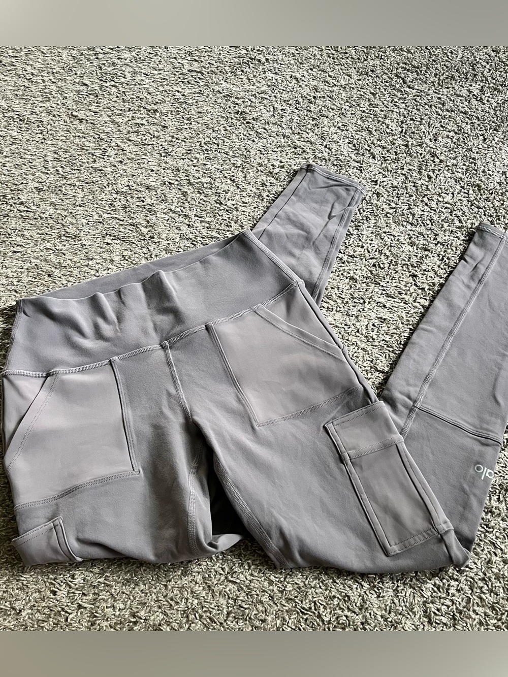 Alo Yoga Cargo Leggings Lavender Gray Full Length Pockets Medium